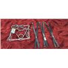 Image 1 : 12" CONIBEAR TRAP + 3 TRAP SETTING BARS