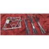 Image 2 : 12" CONIBEAR TRAP + 3 TRAP SETTING BARS