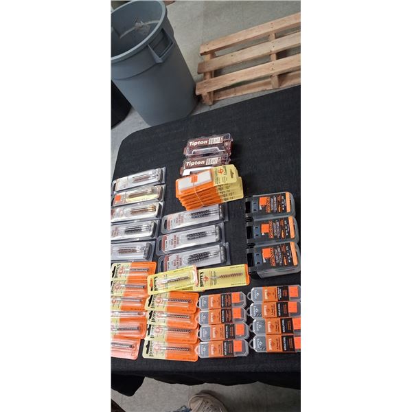 HOPPE'S 9 AND TIPTON ASSORTED BORE BRUSHES / SNAKES - 1 BOX OF 56 ITEMS