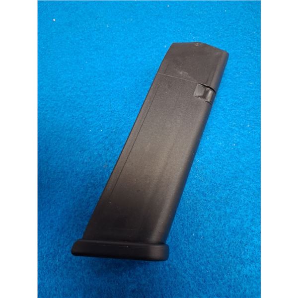 GLOCK 40 CAL S&W CAP. 10 - MODEL UNKNOWN - PAL REQ.