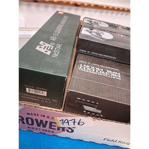 1X NC STAR AR15 QUADRAIL HANDGUARD PN#MAR4L AND 1X SHOTGUN BBL.MICRODORRAIL MNT 2 FOR 870 REM, 2 FOR