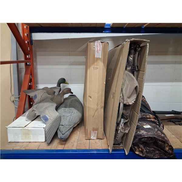 ASSORTED DECOYS & PARTS, 2 LAYDOWN BLINDS, AND BLIND NO POLES
