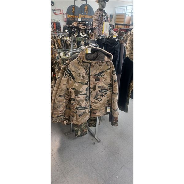 ADJUSTABLE MULTI TIERED  CLOTHING RACK NO CONTENTS  36"X36"