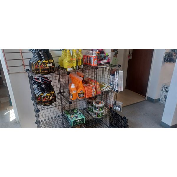 GRID CUBE DISPLAY C/W EXTRA PANELS 3 FTX 3 FT X1 FT D NO CONTENTS