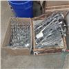 Image 1 : 2 BINS - SLAT WALL HOOKS