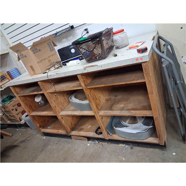 WORK BENCH 30" X 73 1/2" X X 40 1/8" NO CONTENTS INCLUDED. WORK BENCH ONLY