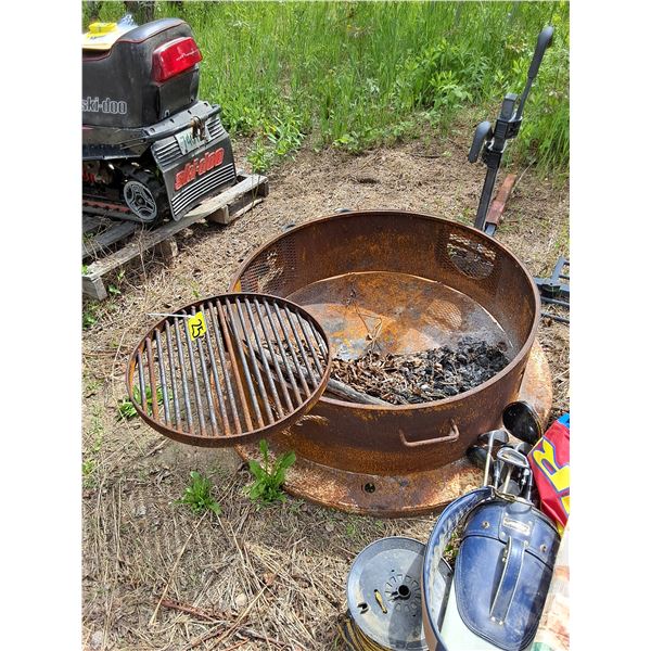 Fire Pit - 26" dia with Grill - 12" dia