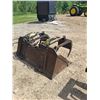 Image 7 : 67" Tooth Bucket with Grapple