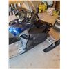 Image 10 : 2014 Yamaha Venture Snowmobile - Needs Battery
