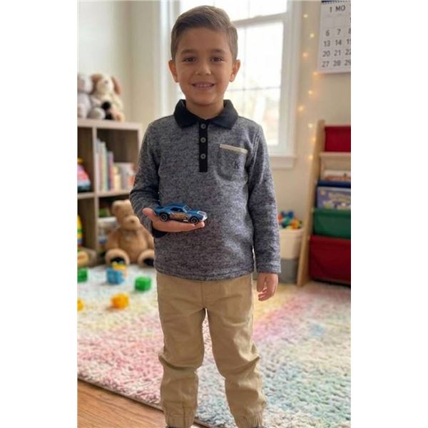Calvin Klein Jeans Boys' 2-Piece Set Size 8