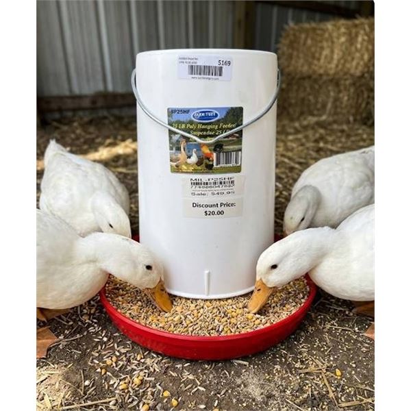 Farm-Tuff 25 LB Poly Hanging Feeder