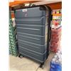Image 2 : SwissTech Hard Shell Luggage Set