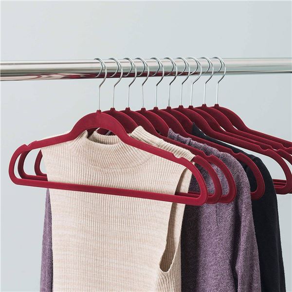 AmazonBasics Velvet Hangers 100-Pack