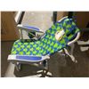 Image 3 : Folding Beach Chair with Turtle Print