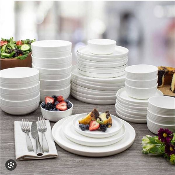 Mikasa Alyssa 40-Piece Bone China Set