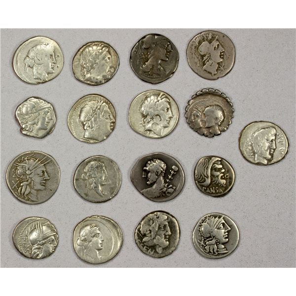 ROMAN REPUBLIC: LOT of 17 AR denarii