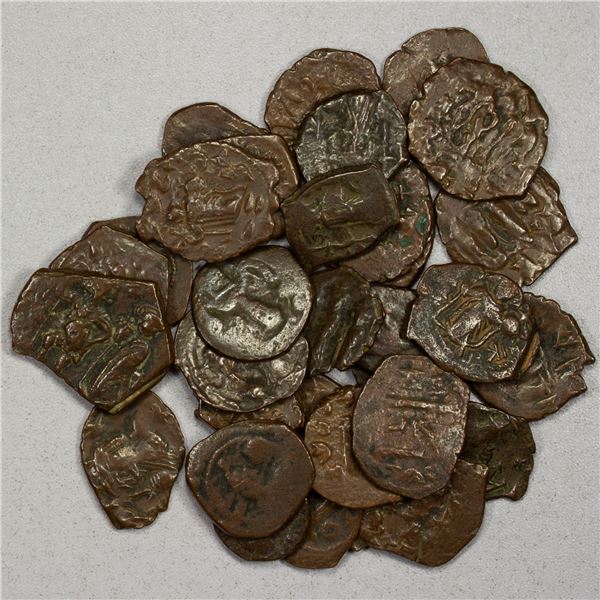 BYZANTINE EMPIRE: LOT of 31 coins