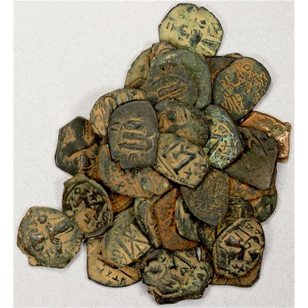 BYZANTINE EMPIRE: LOT of 40 bronzes