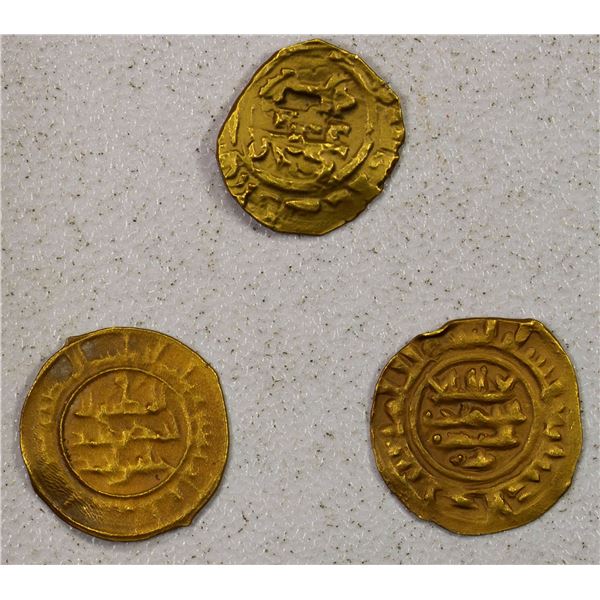 EARLY ISLAMIC: SAFFARID: Khalaf b. Ahmad, LOT of 3 fractional gold dianrs