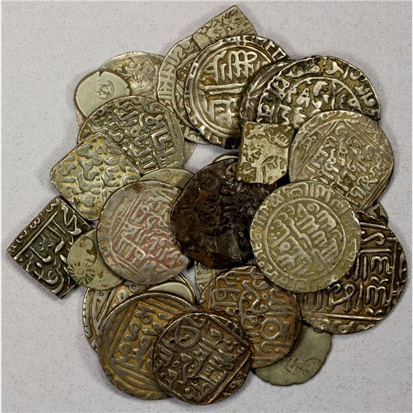 INDIAN SULTANATES: LOT of 33 silver coins