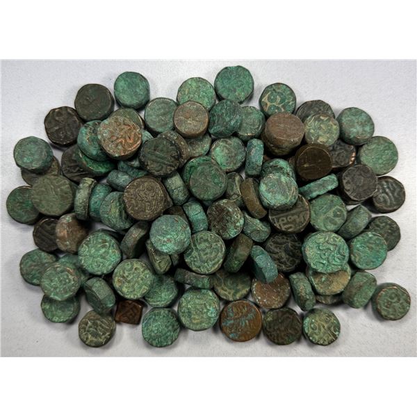 MUGHAL: LOT of 112 coins