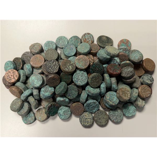 MUGHAL: LOT of 117 coins