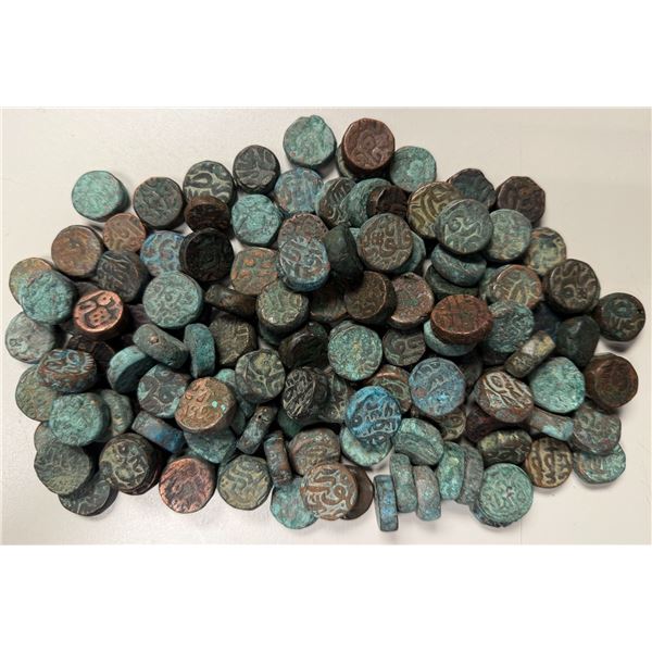 MUGHAL: LOT of 136 coins