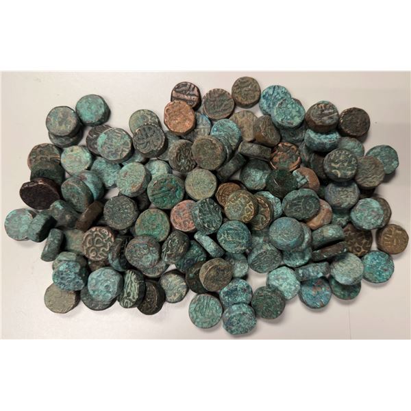 MUGHAL: LOT of 121 coins