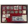 Image 1 : WORLDWIDE: LOT of 17 coins, tokens, medals, and banknotes