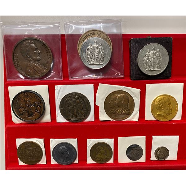 WORLDWIDE: LOT of 12 medals