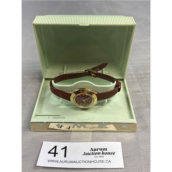 A Vintage Womens Timex Retro Wrist Watch in Vintage Presentation Case