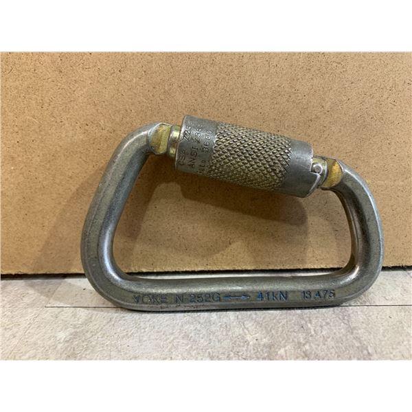 Yoke N-252G Steel Auto Locking Carabiner 41kn Load Rating