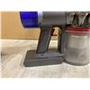 Image 10 : Dyson Stick Vacuum