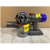 Image 4 : Dyson Stick Vacuum