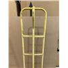 Image 7 : Yellow Metal Dolly
