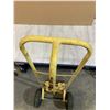 Image 8 : Yellow Metal Dolly