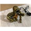 Image 2 : Steam Punk Table Lamp Playing Guitar
