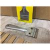 Image 4 : 2 Richard Window Scraping Tools w/ Spare Blades