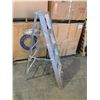 Image 1 : 4 Step Aluminum Ladder