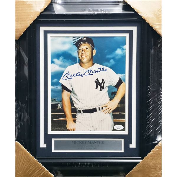 MICKEY MANTLE SIGNED AND FRAMED 8X10 - JSA COA