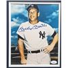 Image 2 : MICKEY MANTLE SIGNED AND FRAMED 8X10 - JSA COA