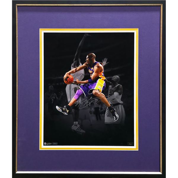 Kobe Bryant Autographed Framed 16x20 Photo Los Angeles Lakers #16/124 Panini Holo