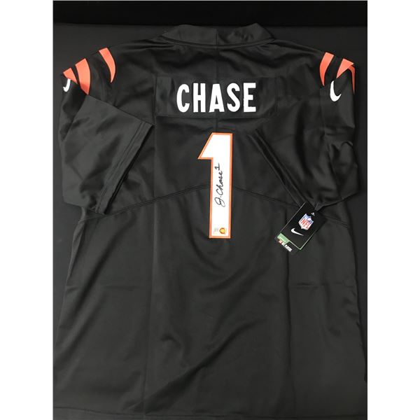 JA'MARR CHASE SIGNED CINCINATTI BENGALS CUSTOM JERSEY - ELITE COA