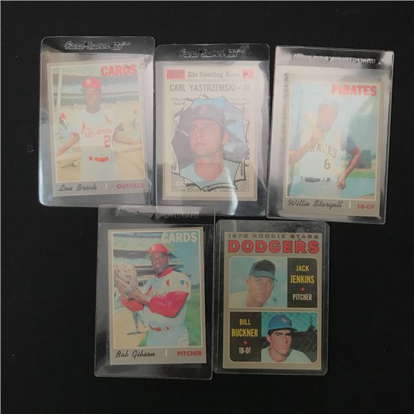 LOT OF 5 BASEBALL TRADING CARDS IN INDIVIDUAL SLEEVES