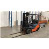 Image 4 : TOYOTA 8FGCU25 SIT DOWN COUNTERBALANCE, PROPANE FORKLIFT, 48" STANDARD FORKS, SER #40740,
