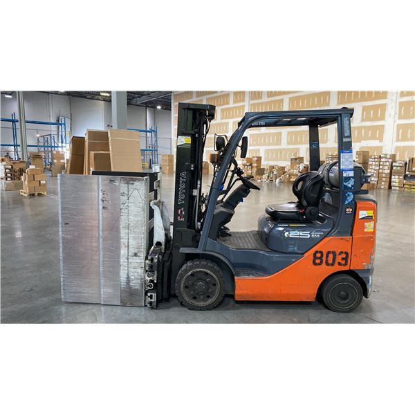 2014 TOYOTA 8FGCU25 SIT DOWN COUNTERBALANCE, PROPANE, 10 CLAMP FORKLIFT, SERIAL #45158,