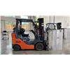 Image 4 : 2013 TOYOTA 8FGCU25 SIT DOWN COUNTERBALANCE, PROPANE, 10 CLAMP FORKLIFT, SERIAL #39755,