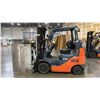 Image 6 : 2013 TOYOTA 8FGCU25 SIT DOWN COUNTERBALANCE, PROPANE, 10 CLAMP FORKLIFT, SERIAL #39755,