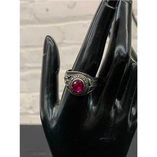10k White Gold Class Ring Size 9.5 (9.4 grams)