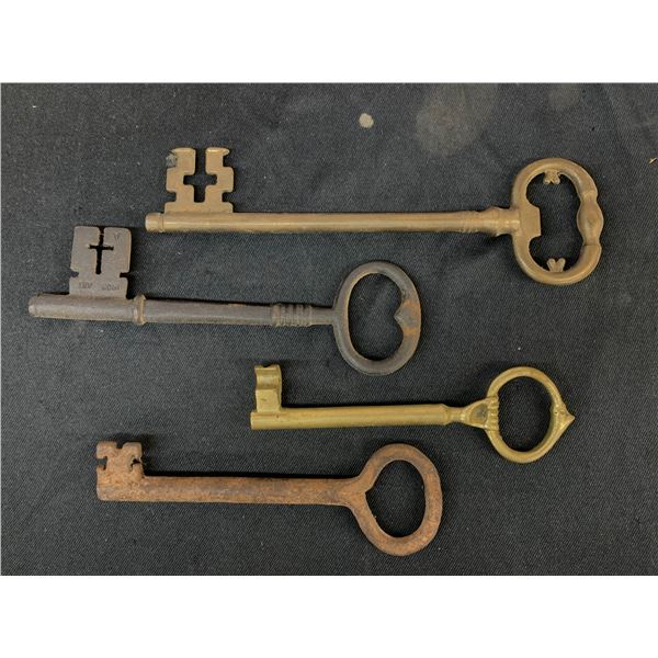 Lot of 4 Skeleton Keys